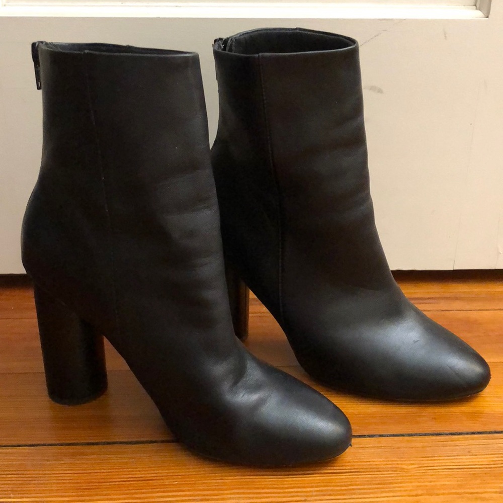 Black healed boots